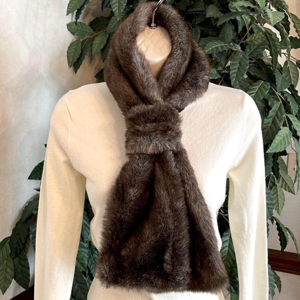 LANDS’ END FAUX FUR SCARF